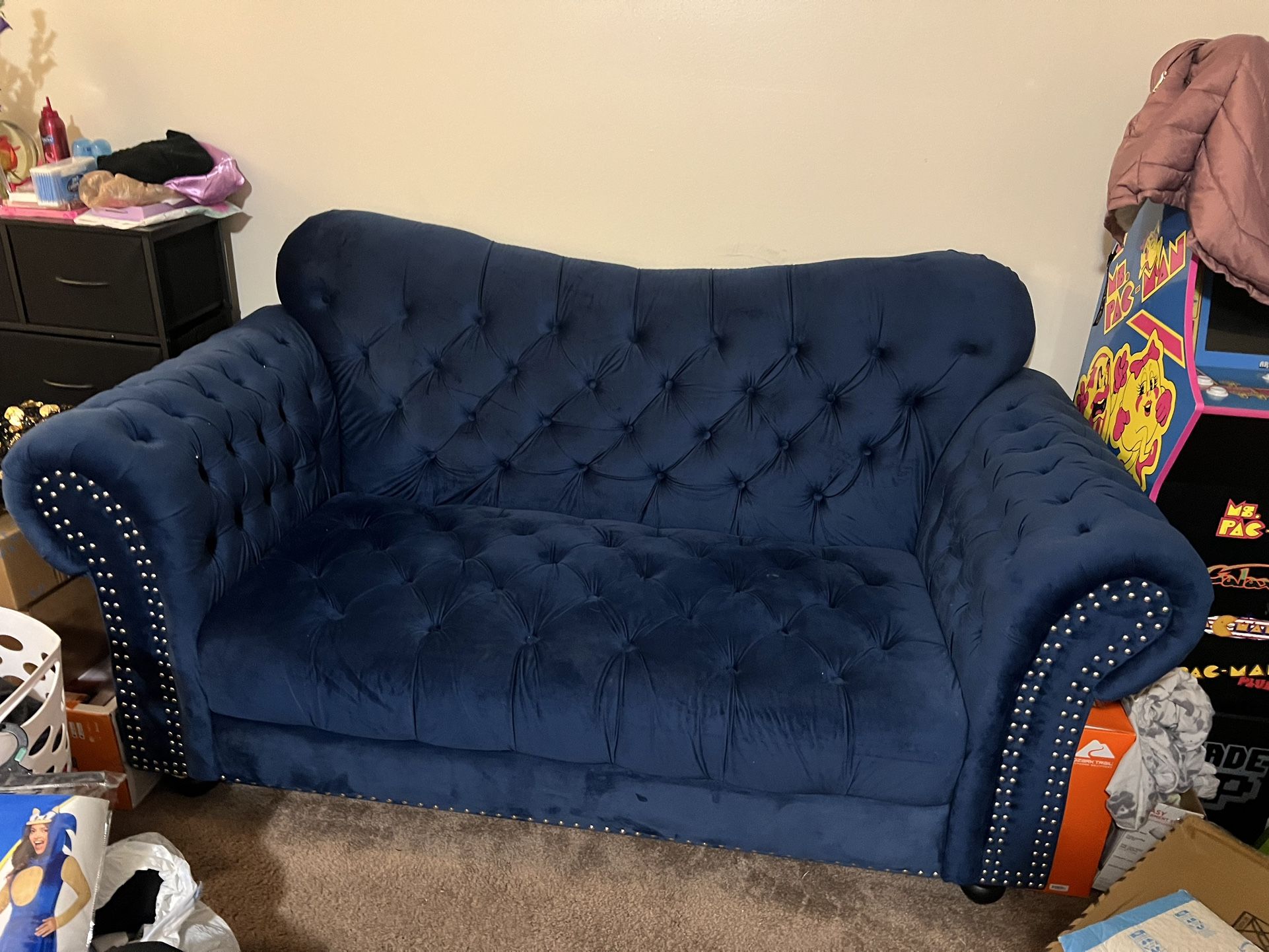 Set Of 2 velvet couches. Negotiable.