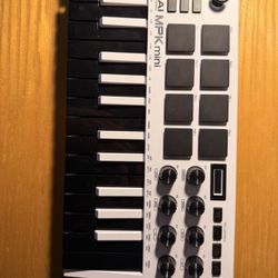 Akai midi Keyboard MPK mini 