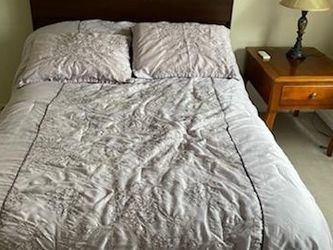 Bed. Great Shape