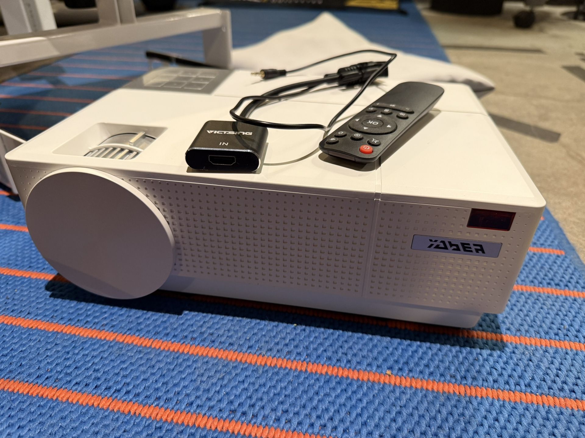 YABER Projector w/  Remote, Wall Mount & Screen