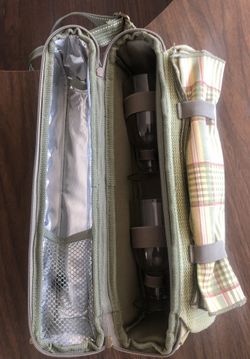 Vintage Picnic Wine and Glass Carrier With Cloth Napkins 