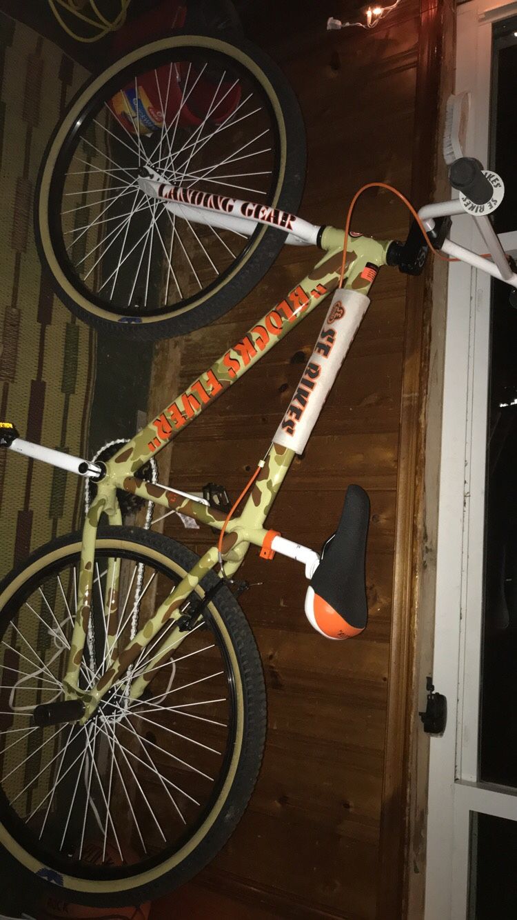 SE camo blocks flyer for Sale in Hartford, CT OfferUp