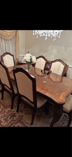 Dinning Table