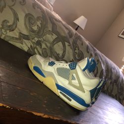 Jordan 4 Military  12