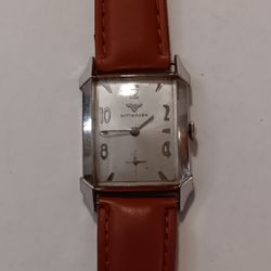 Vintage Watch.  Classic Whitnauer wind Up Wrist Watch. Great Shape Runs.  