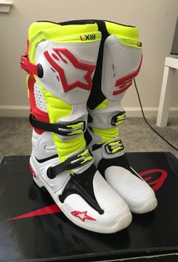 ALPINESTARS TECH 10 BRAND NEW