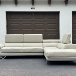 🛋️ Sectional Couch/Sofa - Modern Design - Delivery Available 🚛