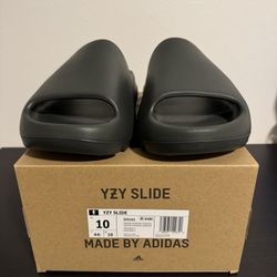 Yeezy Slides Dark Onyx $140