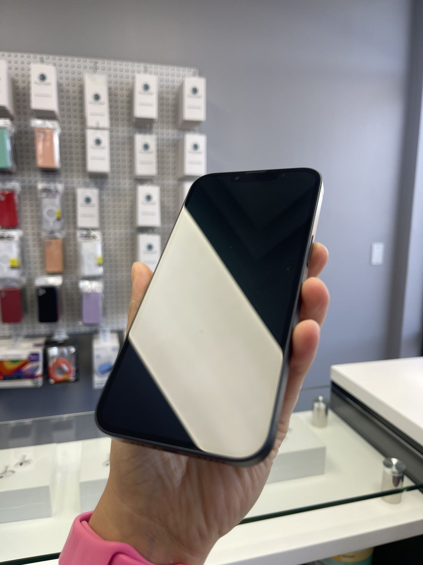 iPhone 13 T Mobile Or Metro Pcs ONLY! Like New ! AirPods Charger And Case Comes For Free !!