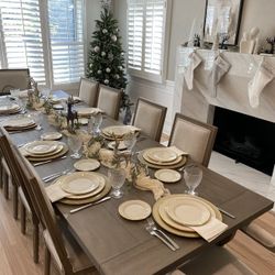 Restoration hardware Dining Table And Chairs 