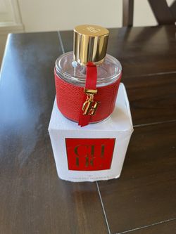 Carolina Herrera Perfume