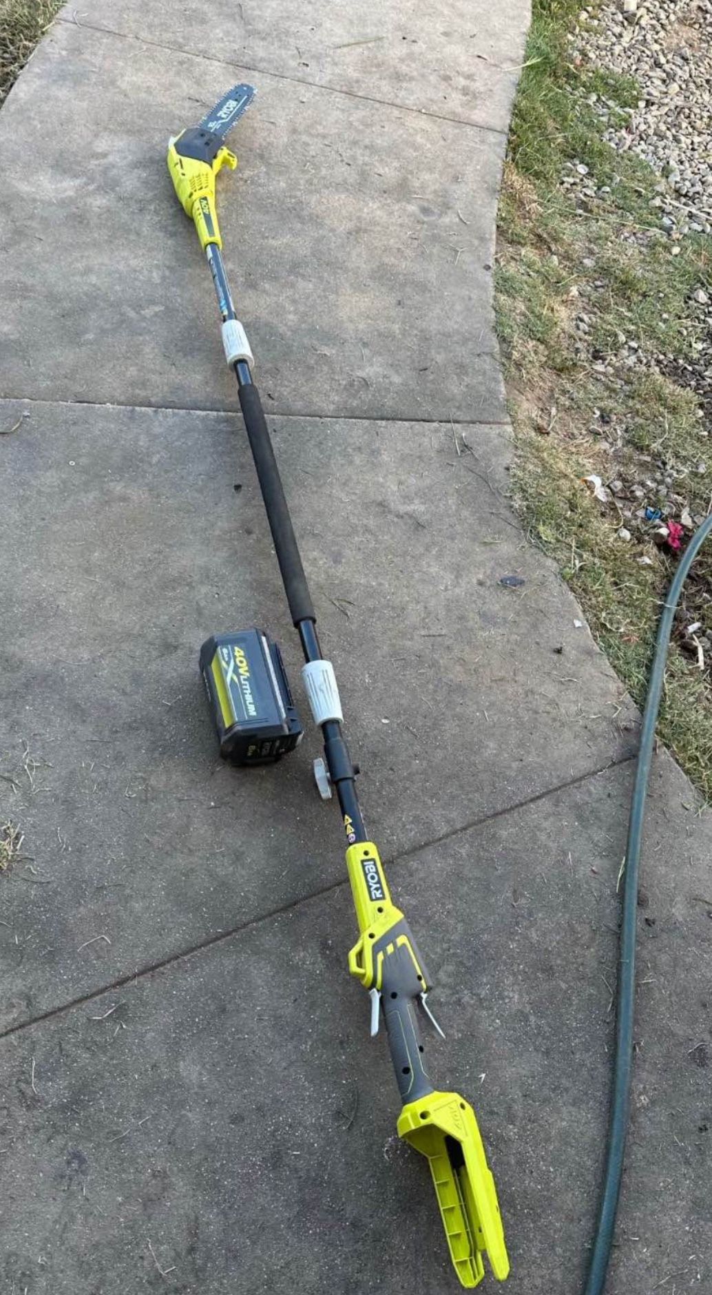 RYOBI 40V 10 in. Cordless Battery Pole Saw Battery and charger