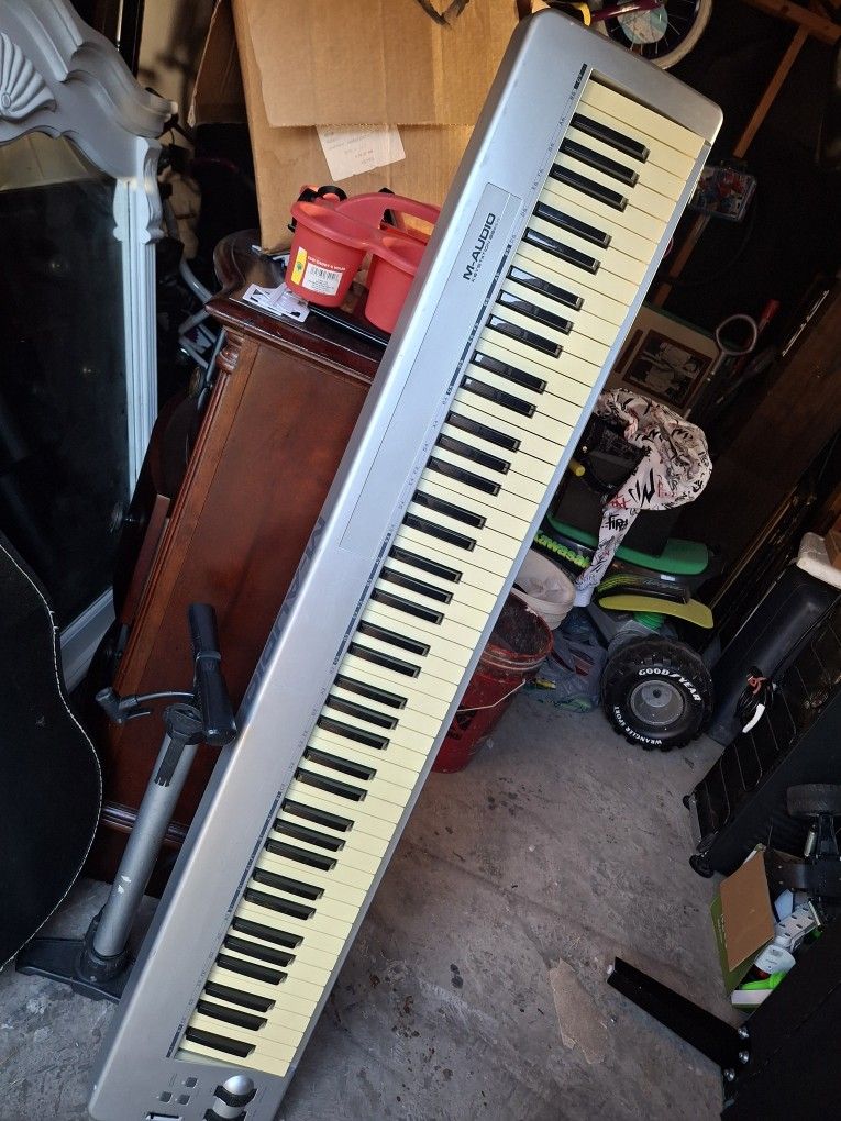 M - AUDIO  Keyboard Piano 88 Keys