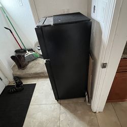 Mini refrigerator Hisense