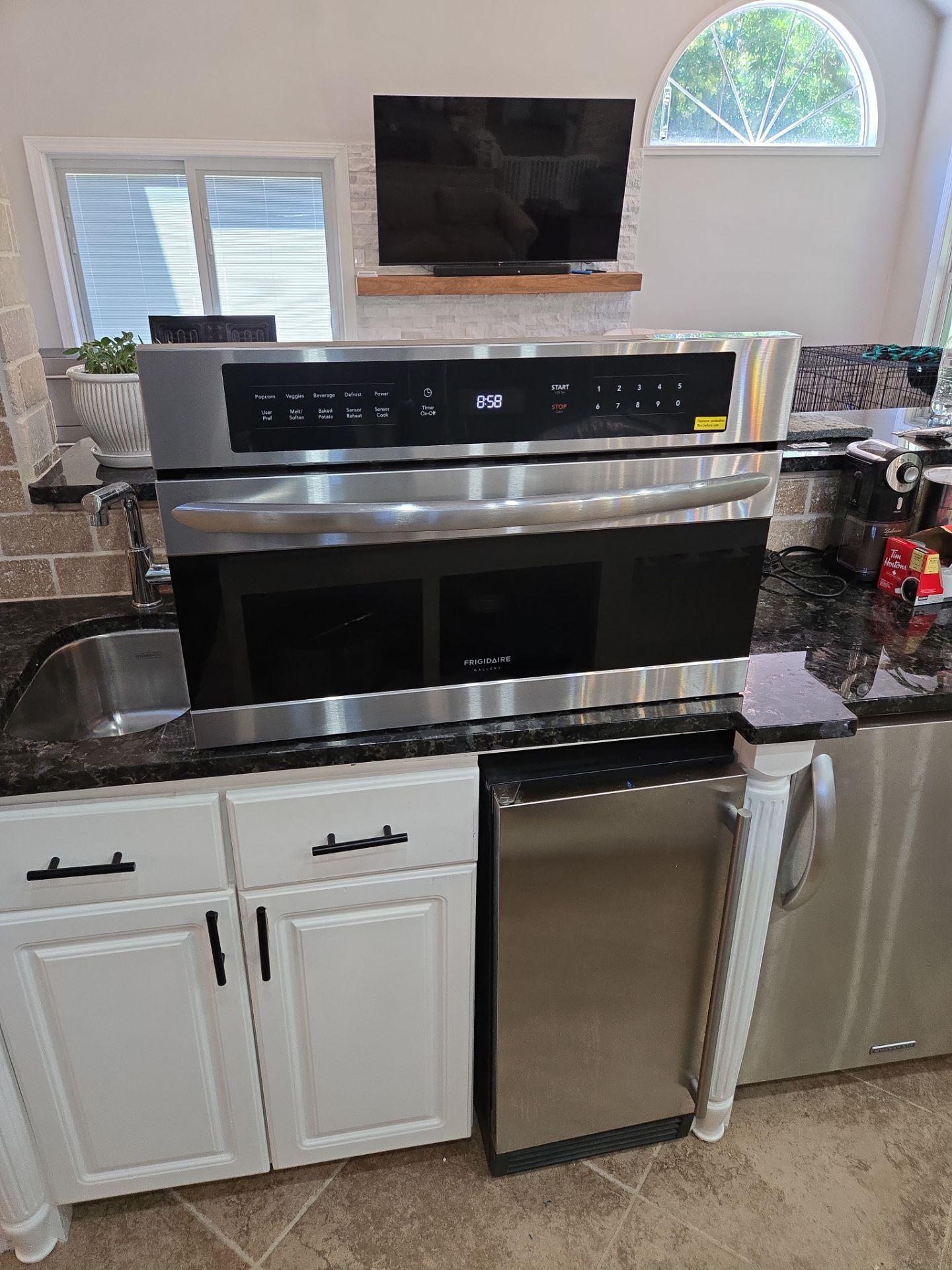 Frigidaire professional gallery 24 inch drawer microwave