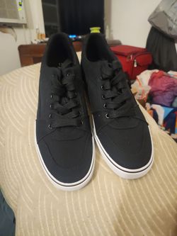 Mens No boundaries shoes size 13
