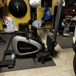 Fitness Reality Rowing Machine 