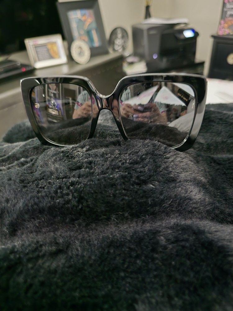 Authentic Gucci Sunglasses 