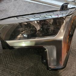 Toyota Tundra Headlight Oem 2022-2026