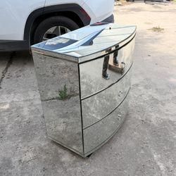 Beautiful Mirror Drawer 