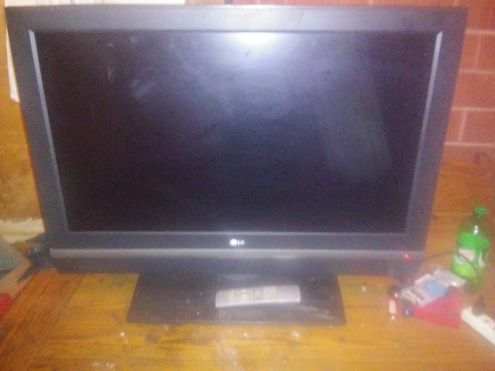 LG tv with remote