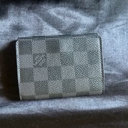 Louis Vuitton Men’s Damier Flap Wallet