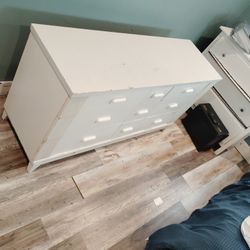 9 Drawer Dresser