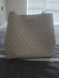 Michael Kors Signature Tote Bag