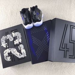 2016 space jams size 12  450.00$ fim