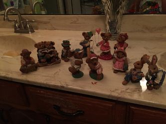 -Figures Home Interiors decorations