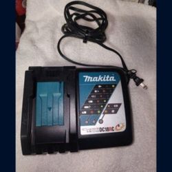 Makita Charger New Nuevo