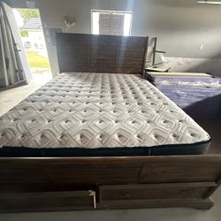 King Bed With Frame 