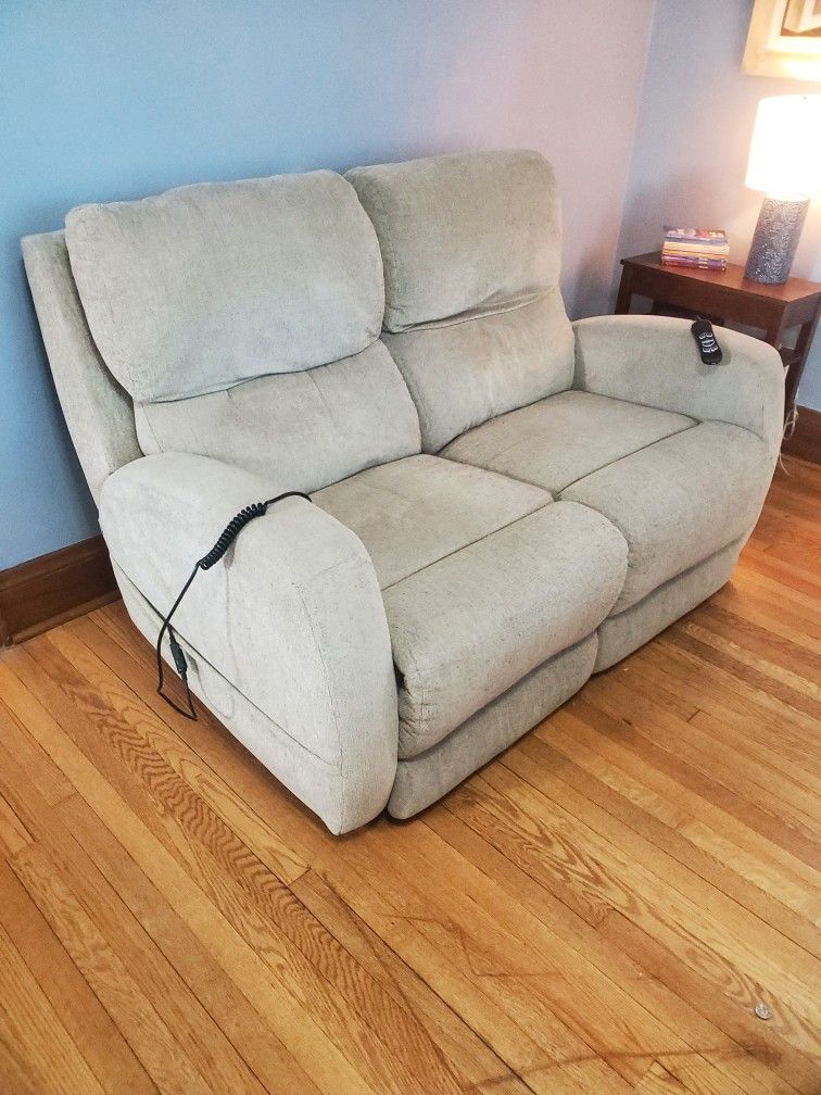 Power Reclining Loveseat