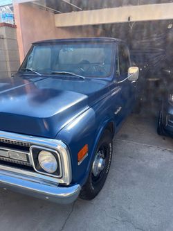 Chevy 1969 caja larga 5.7 motor