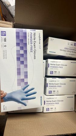 Nitrile exam gloves