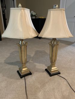 2 table lamps