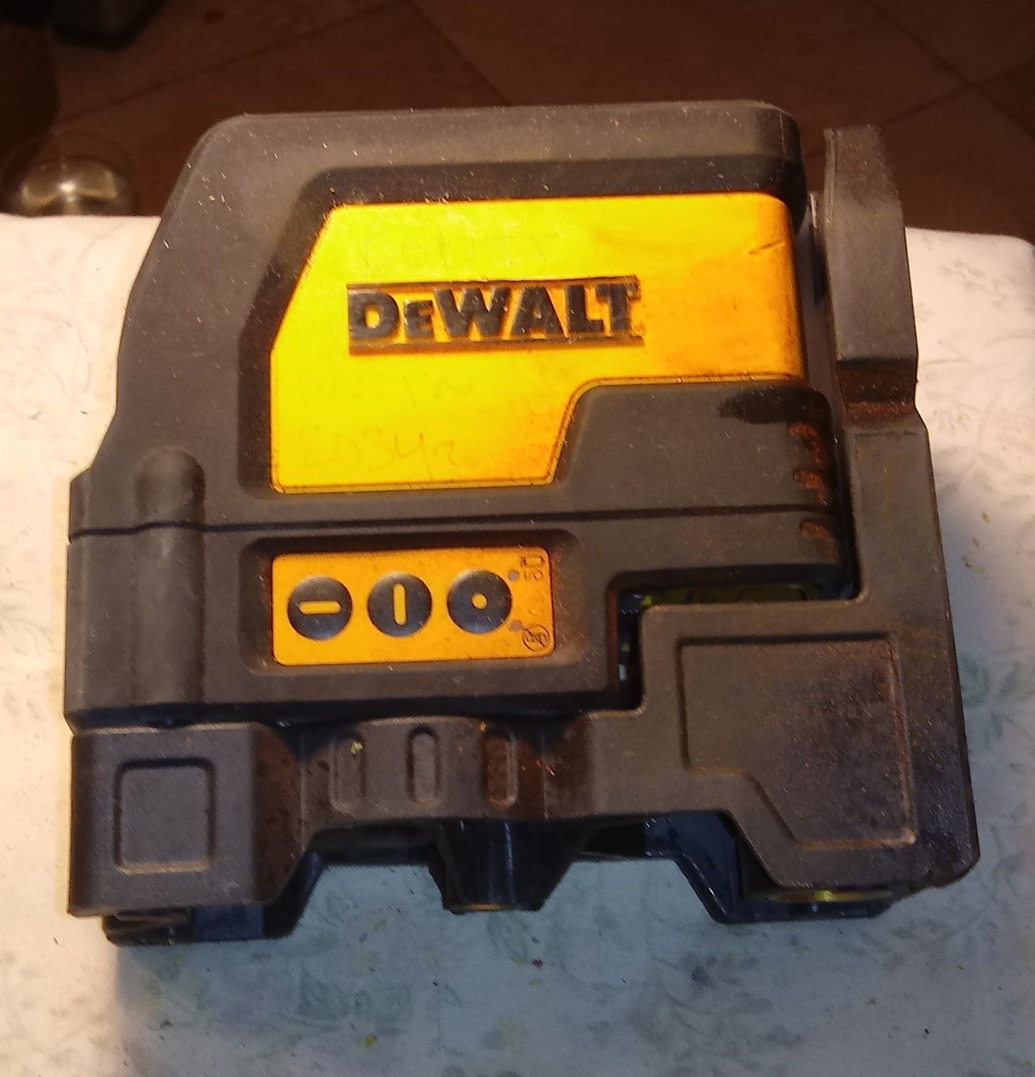 Dewalt self-leveling laser level