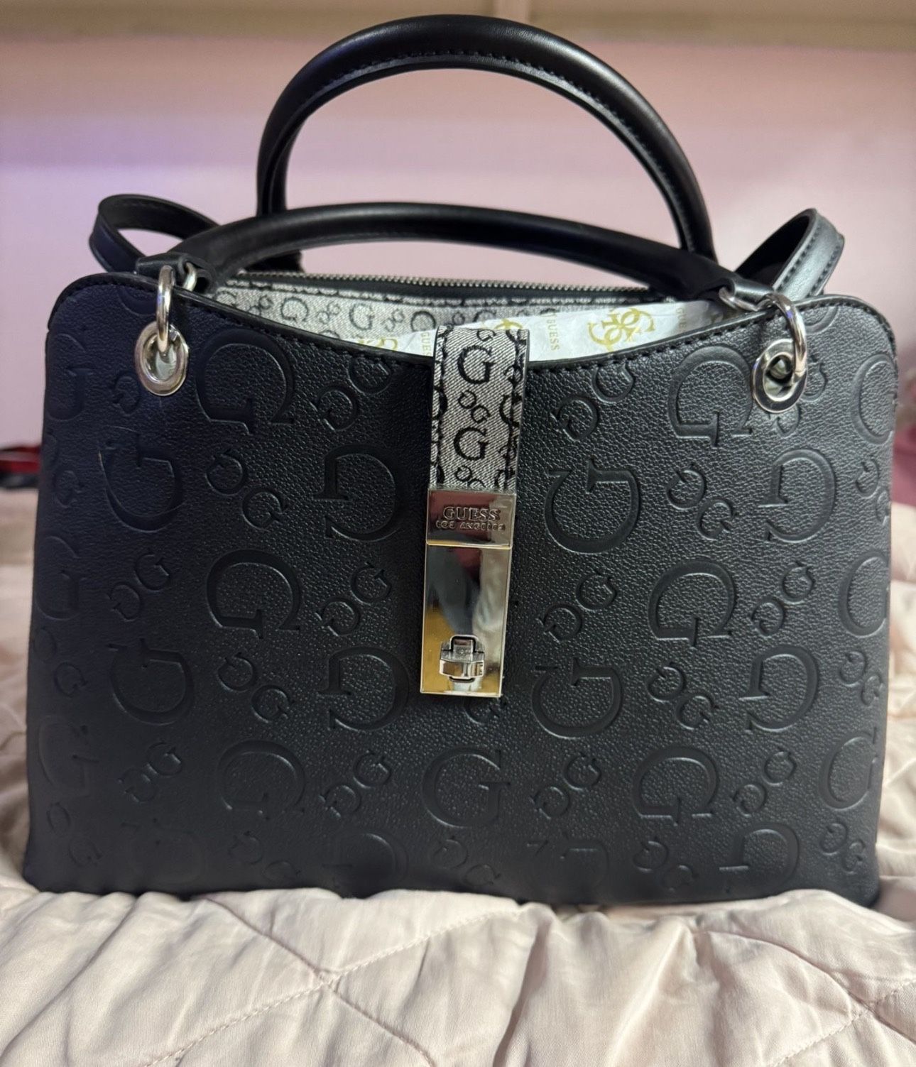 Guess Purse/ Bolsa