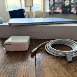 M4 MacBook Air 256GB SSD Sky Blue