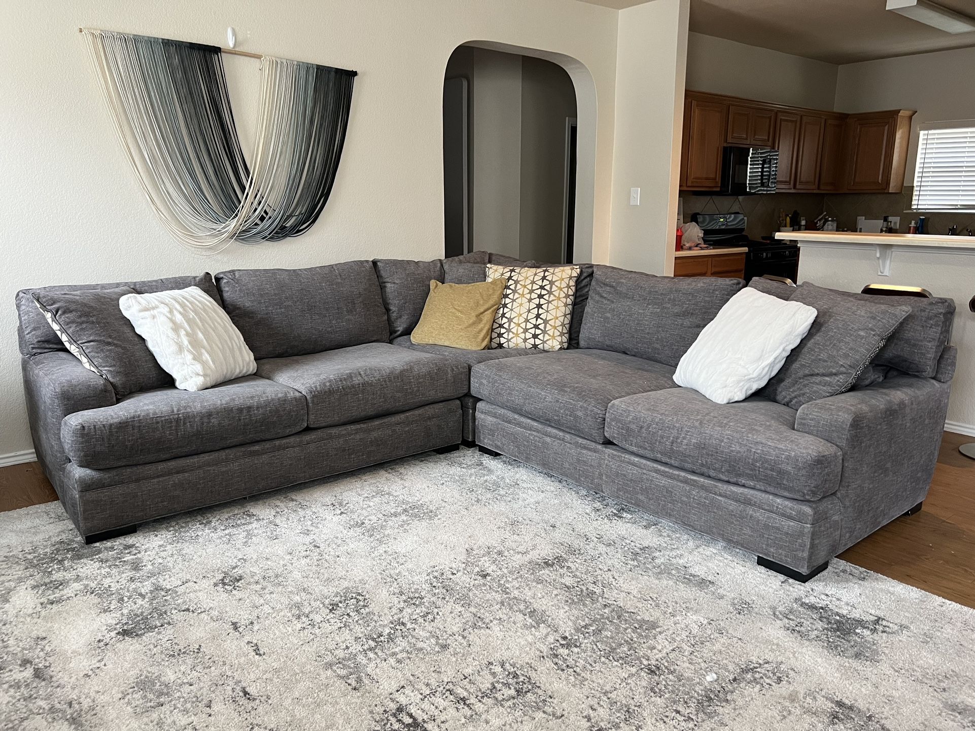 Cindy Crawford Sectional for Sale in Pflugerville, TX OfferUp