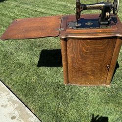 Antique Sewing Machine Tiger Oak 