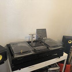 DJ Set Up - Turntables, Mixer, Speakers, Accessories 