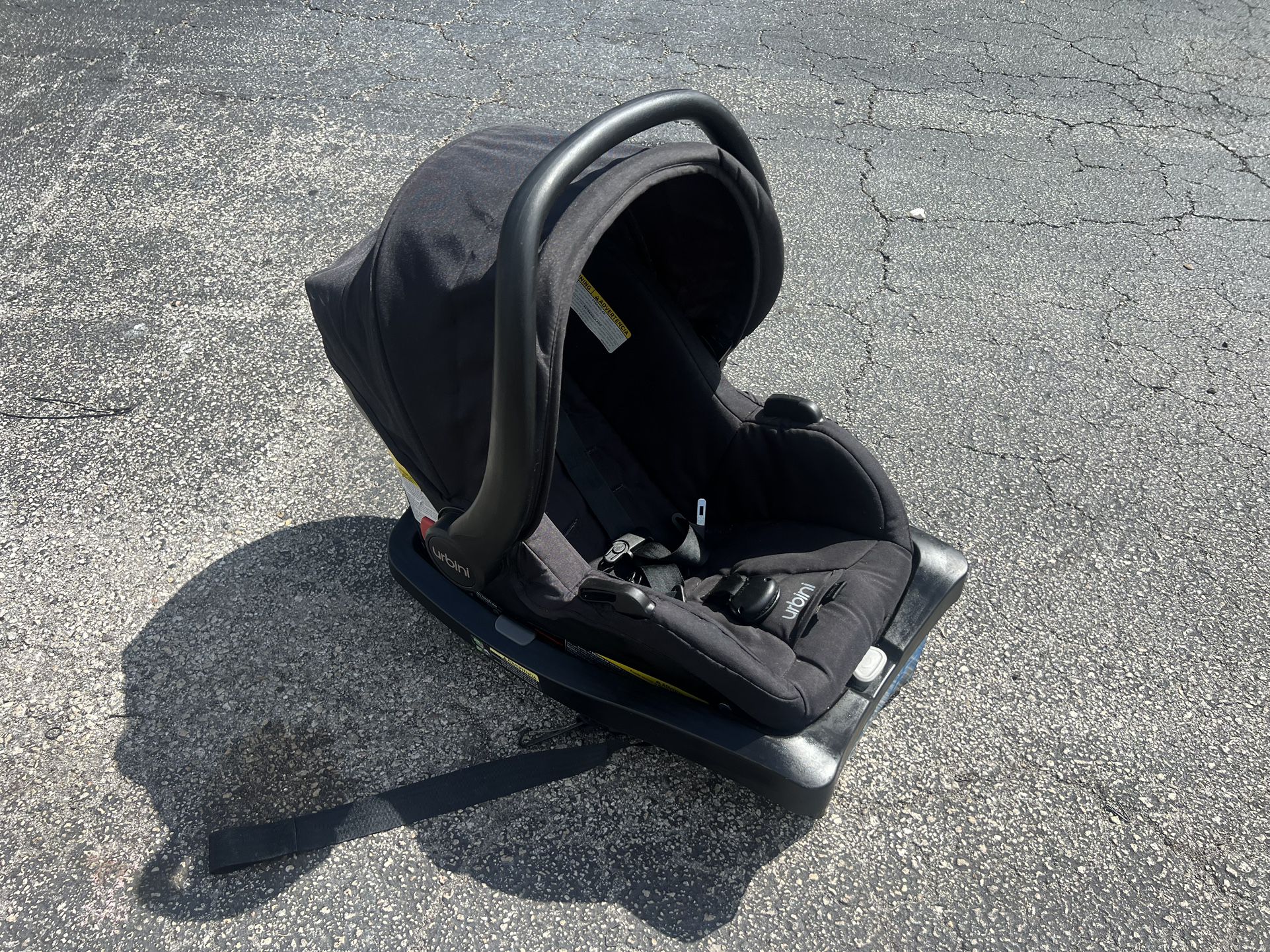 Urbini Sonti Infant Car Seat! Good condition!