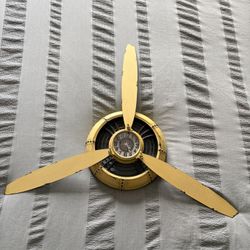 PROPELLER AIRPLANE WALL CLOCK