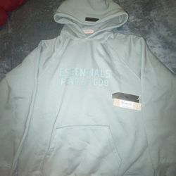 1:1 Essentials Hooode “sycamore” Size L