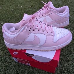 Women's Nike Dunk Low Sz8.5