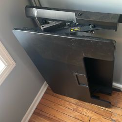 Adjustable desktop