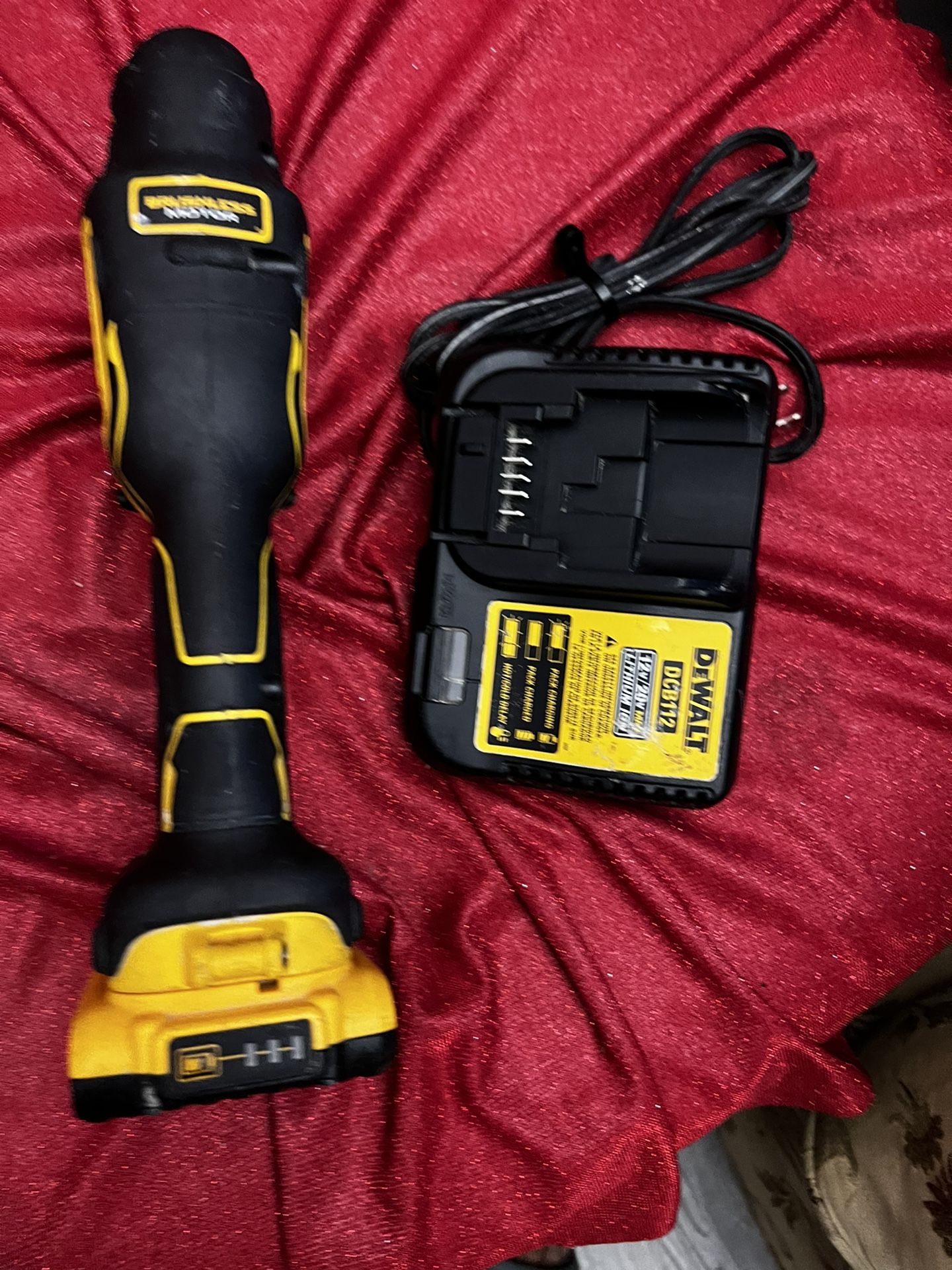Dewalt Multi tool xR ,bateria2.0 Y Cargador $108