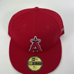 New era fitted hat 🧢 42$ each other teams and sizes available
