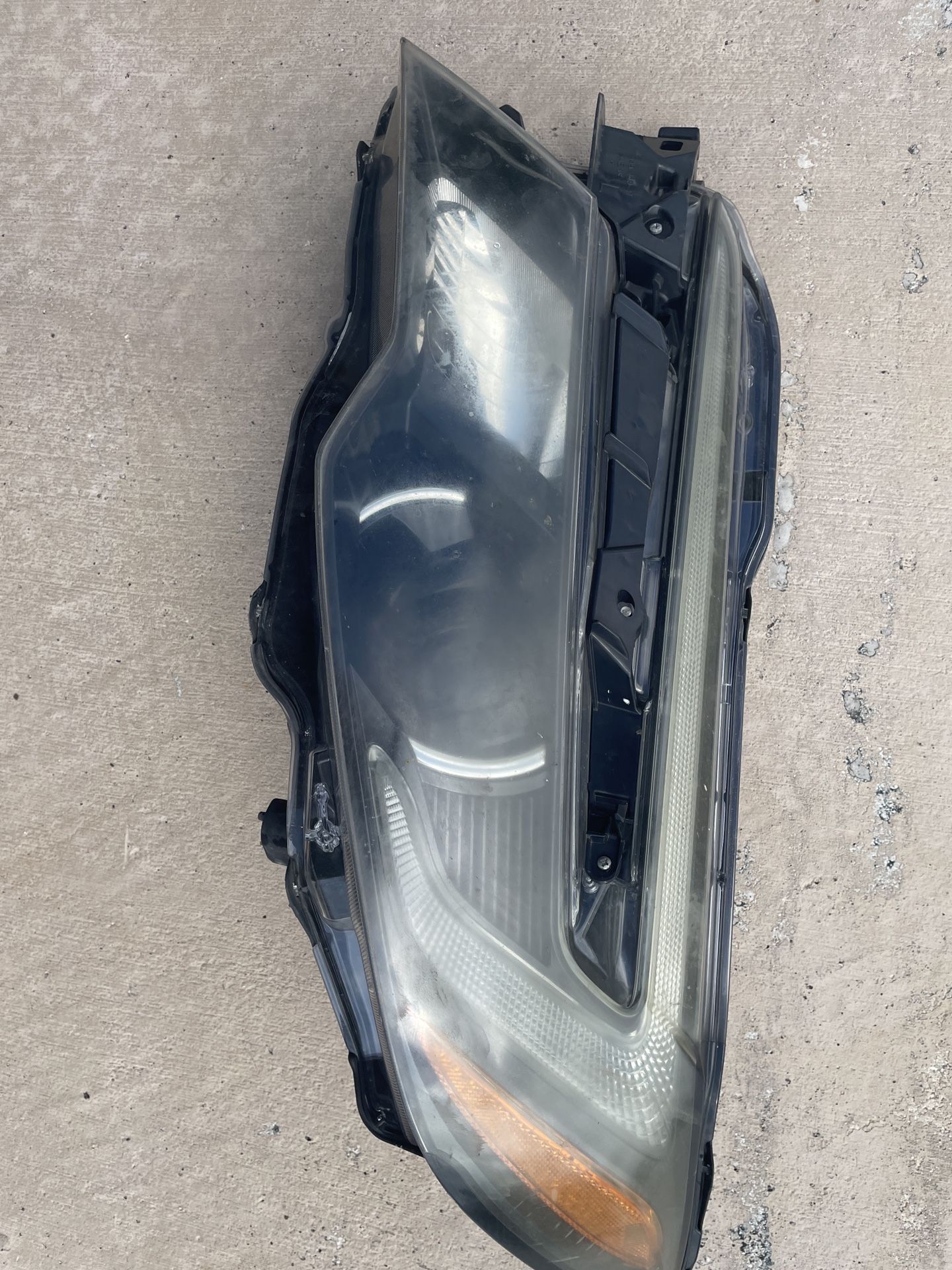 2017 Honda Ridgeline Headlight Assembly, Left And Right.